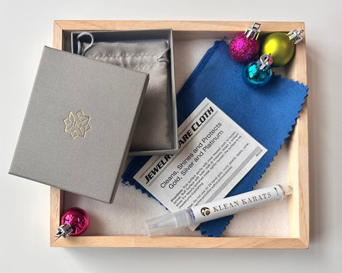 A Black Friday Gift to Help Your Jewelry Shine ✨