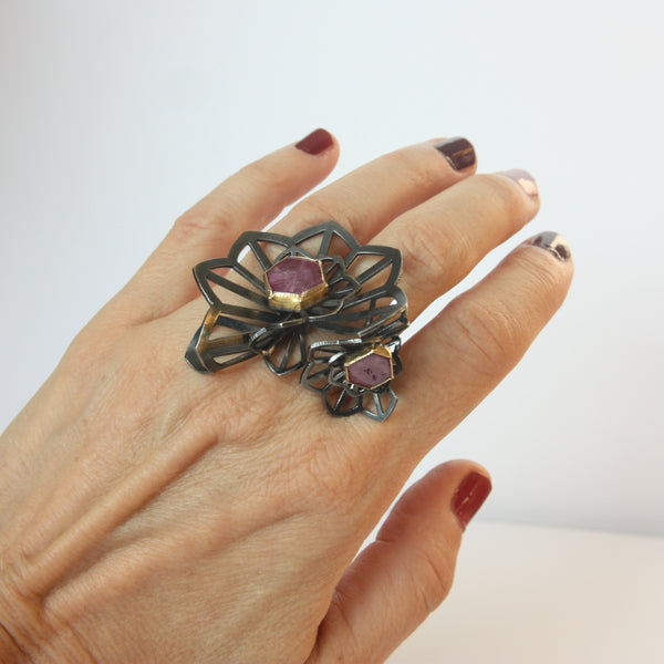 kirigami fan ring with rubies